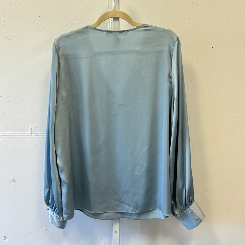 White House Black Market Blue Satin Smocked V-Neck Blouse XL Long Sleeve Top - Picture 2 of 9